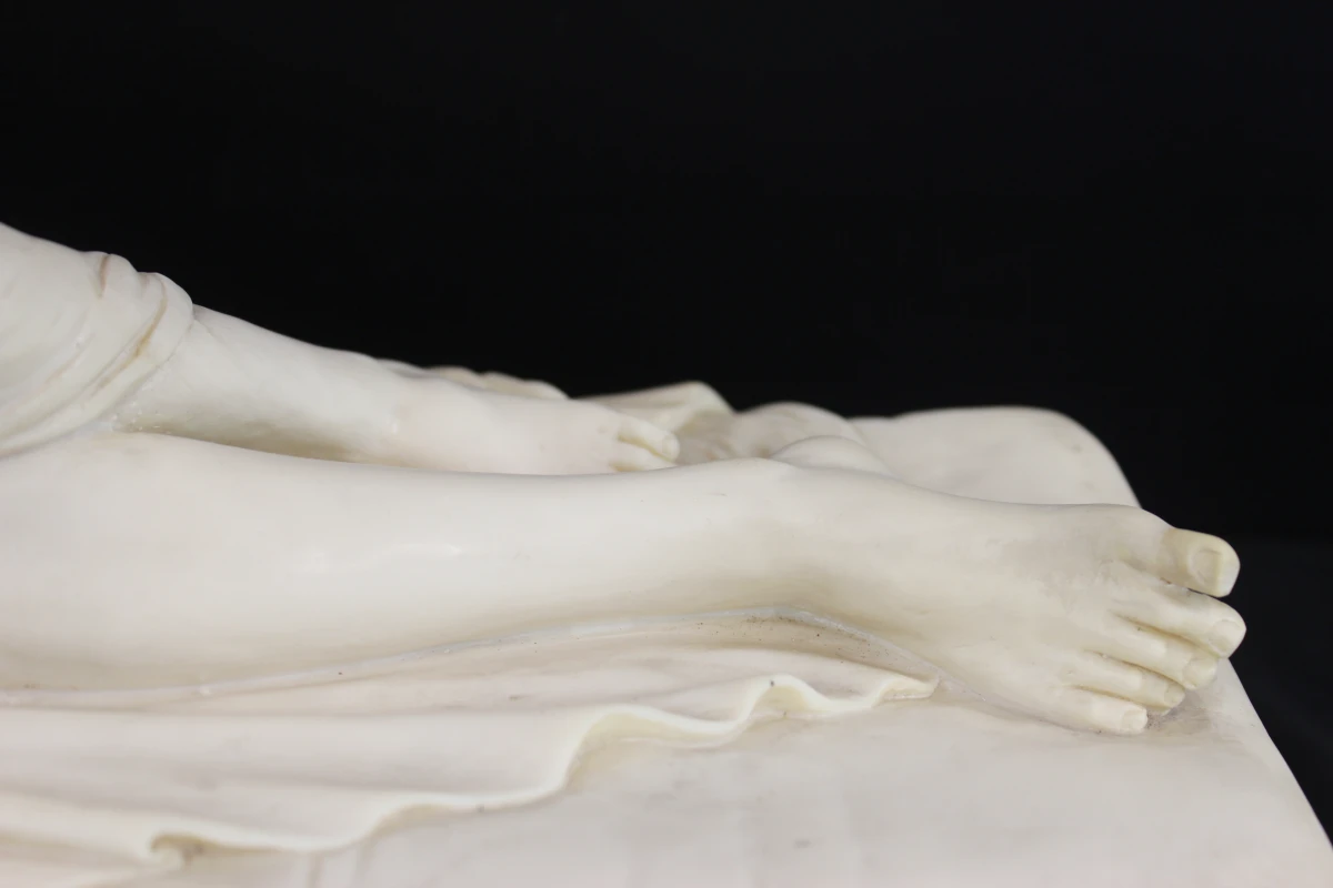 Sierlijke liggende dame uit hars - Amilcare Santini - foto 5