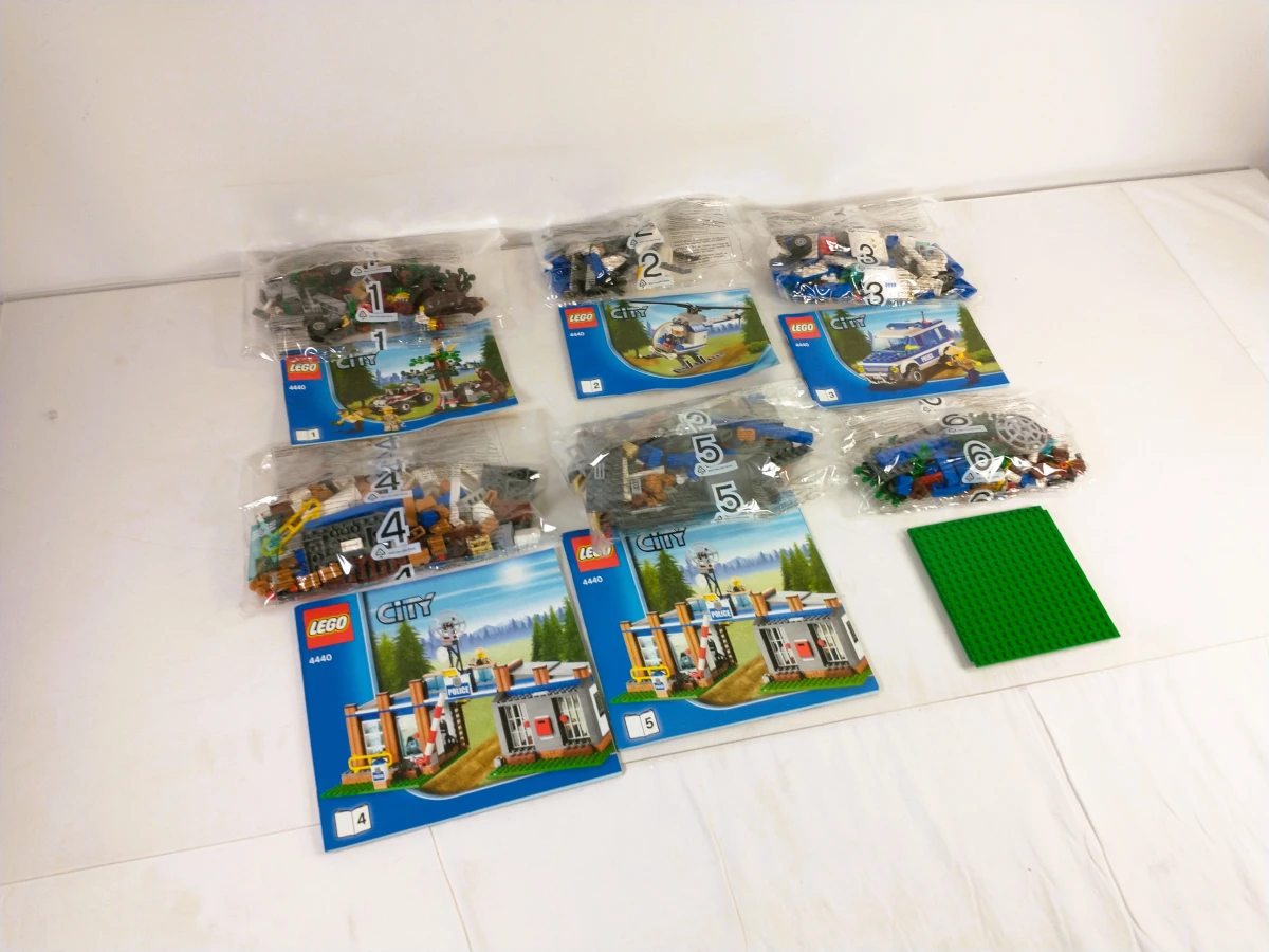 LEGO City 4440 Forest Police Station en 7741 Police Helicopter - foto 5