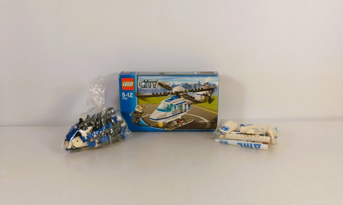 LEGO City 4440 Forest Police Station en 7741 Police Helicopter - foto 7