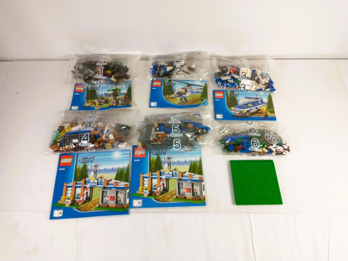 LEGO City 4440 Forest Police Station en 7741 Police Helicopter - foto 4