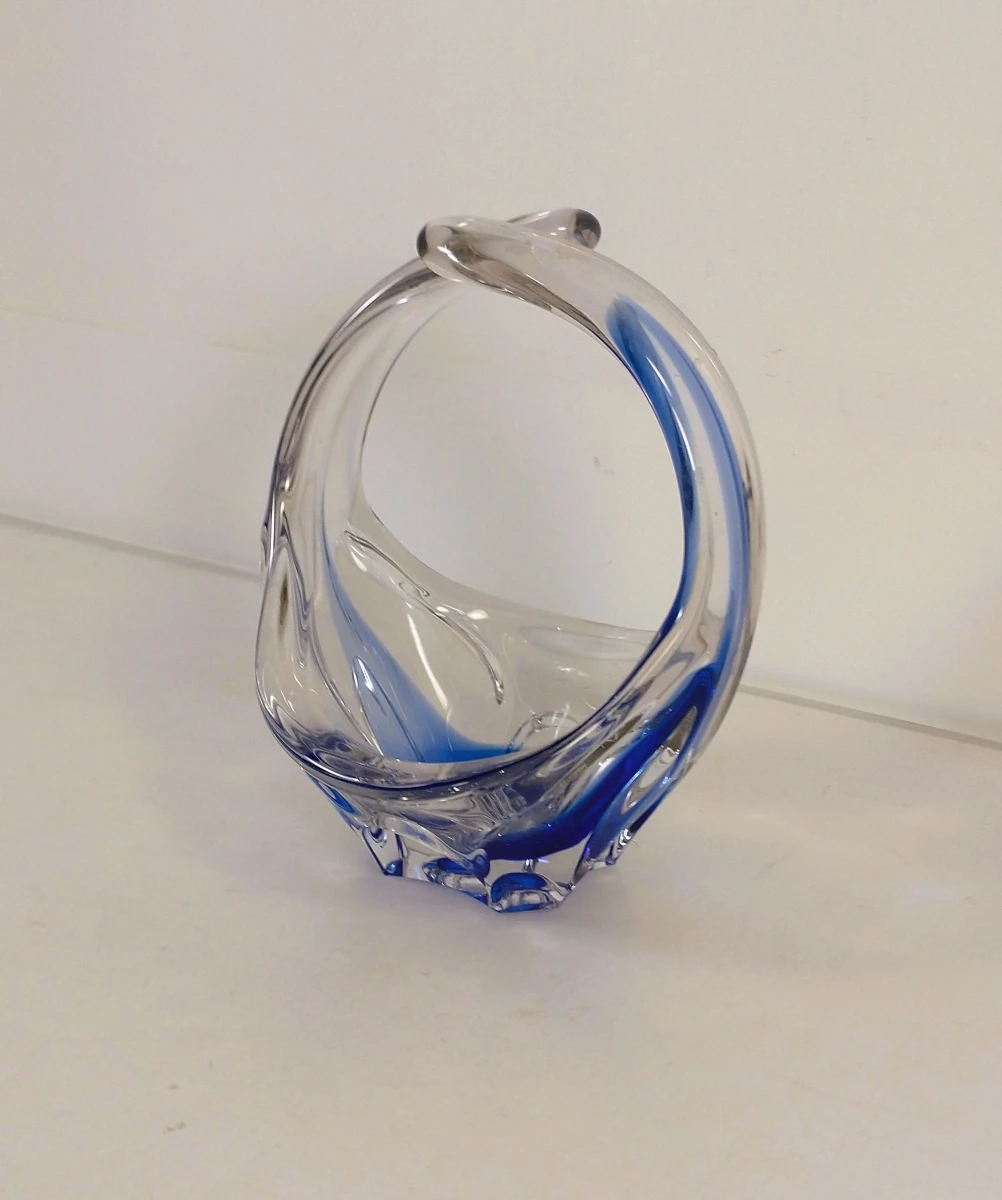 Vintage mondgeblazen glaskorf in helder en kobaltblauw glas - foto 2