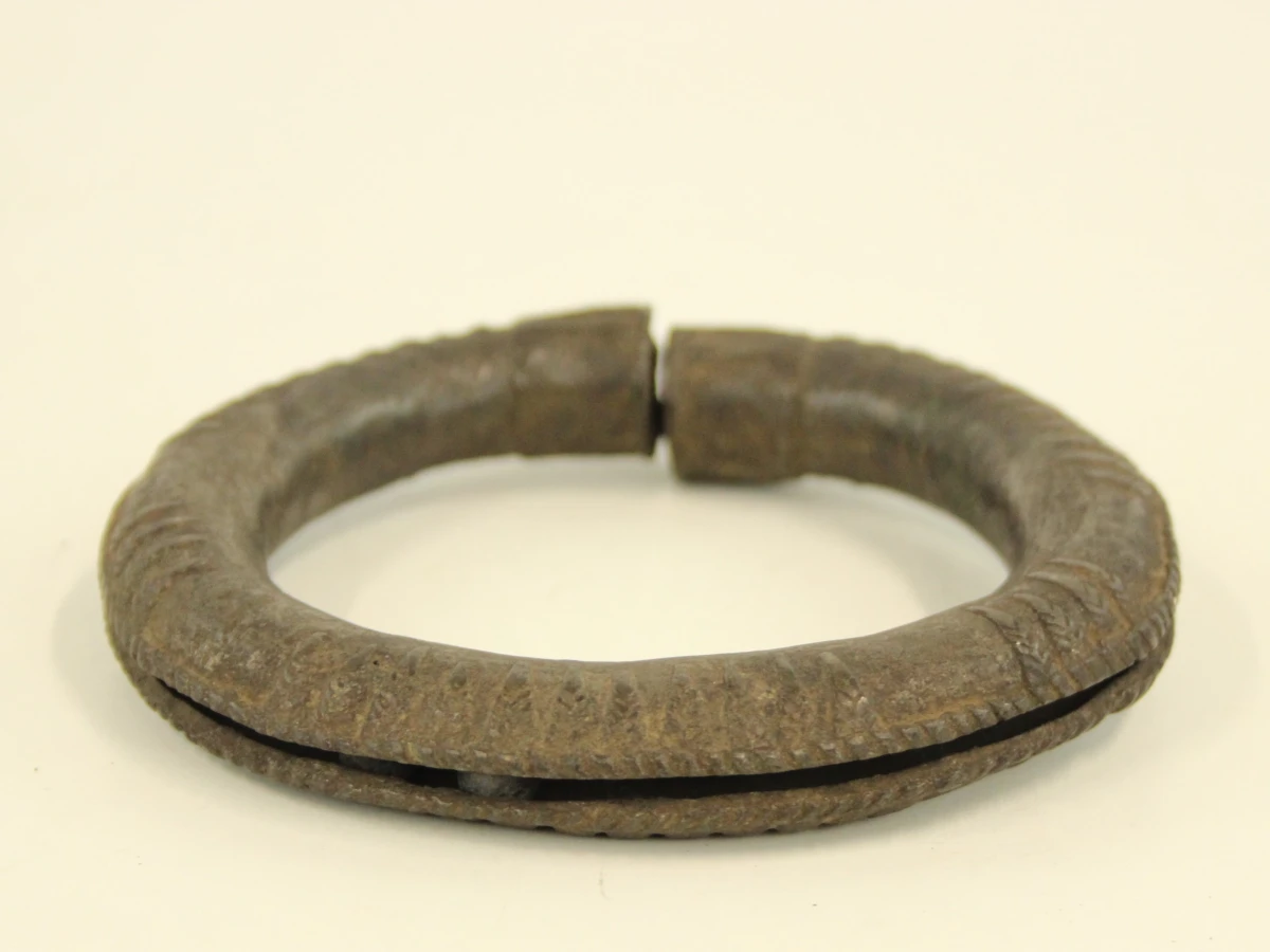 West-Afrikaanse bronzen rinkelende enkelband - foto 3