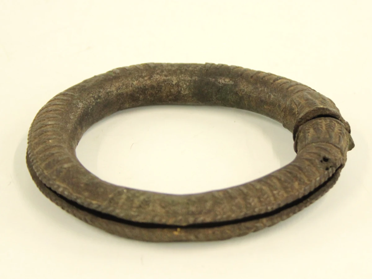 West-Afrikaanse bronzen rinkelende enkelband - foto 4