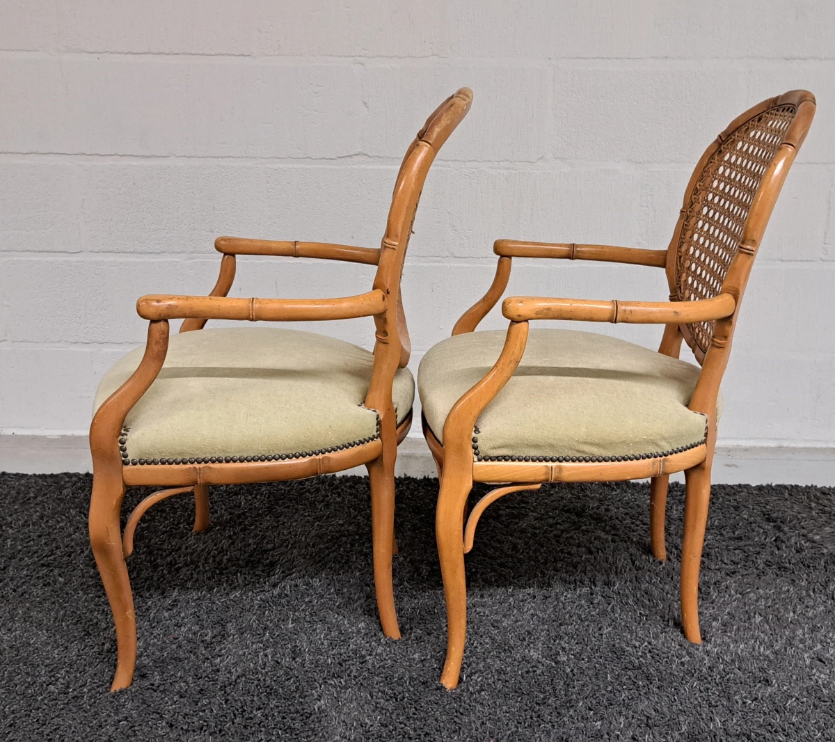 Set van 2 vintage rotan stoelen met armleuning - foto 8