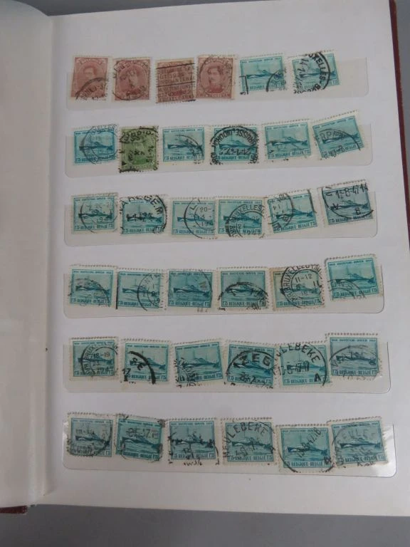 Postzegelalbum met diverse oude postzegels uit jaren 1920-30 - foto 8