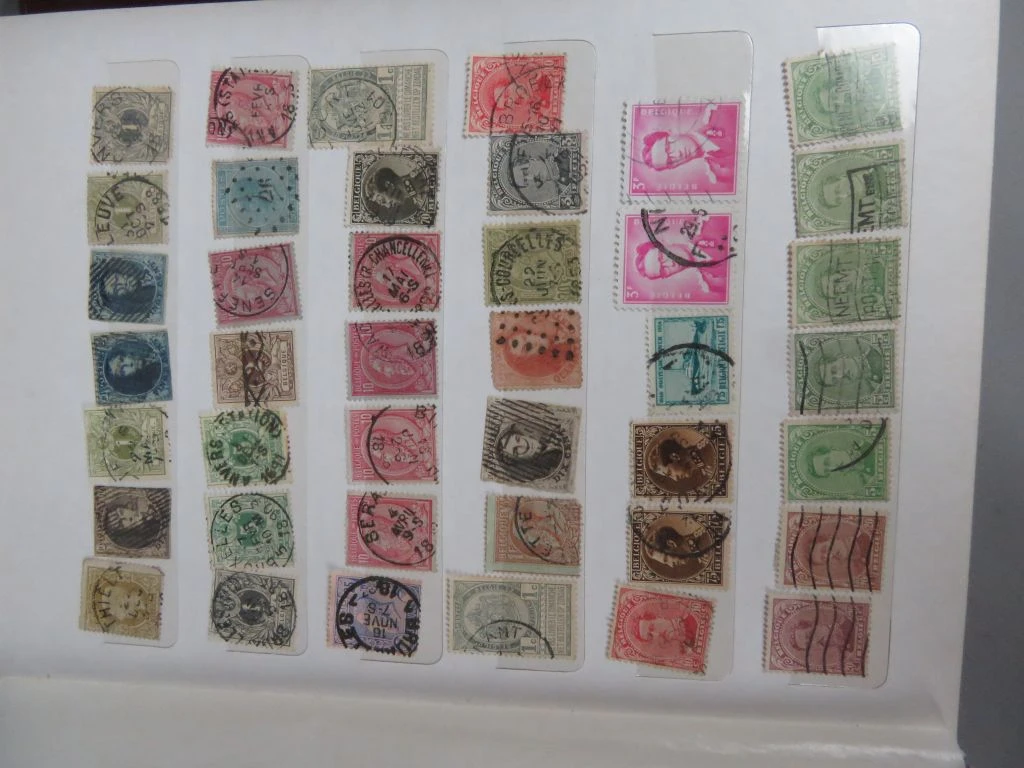 Postzegelalbum met diverse oude postzegels uit jaren 1920-30 - foto 10