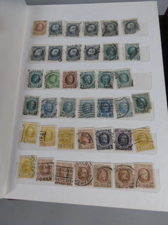 Postzegelalbum met diverse oude postzegels uit jaren 1920-30 - foto 18