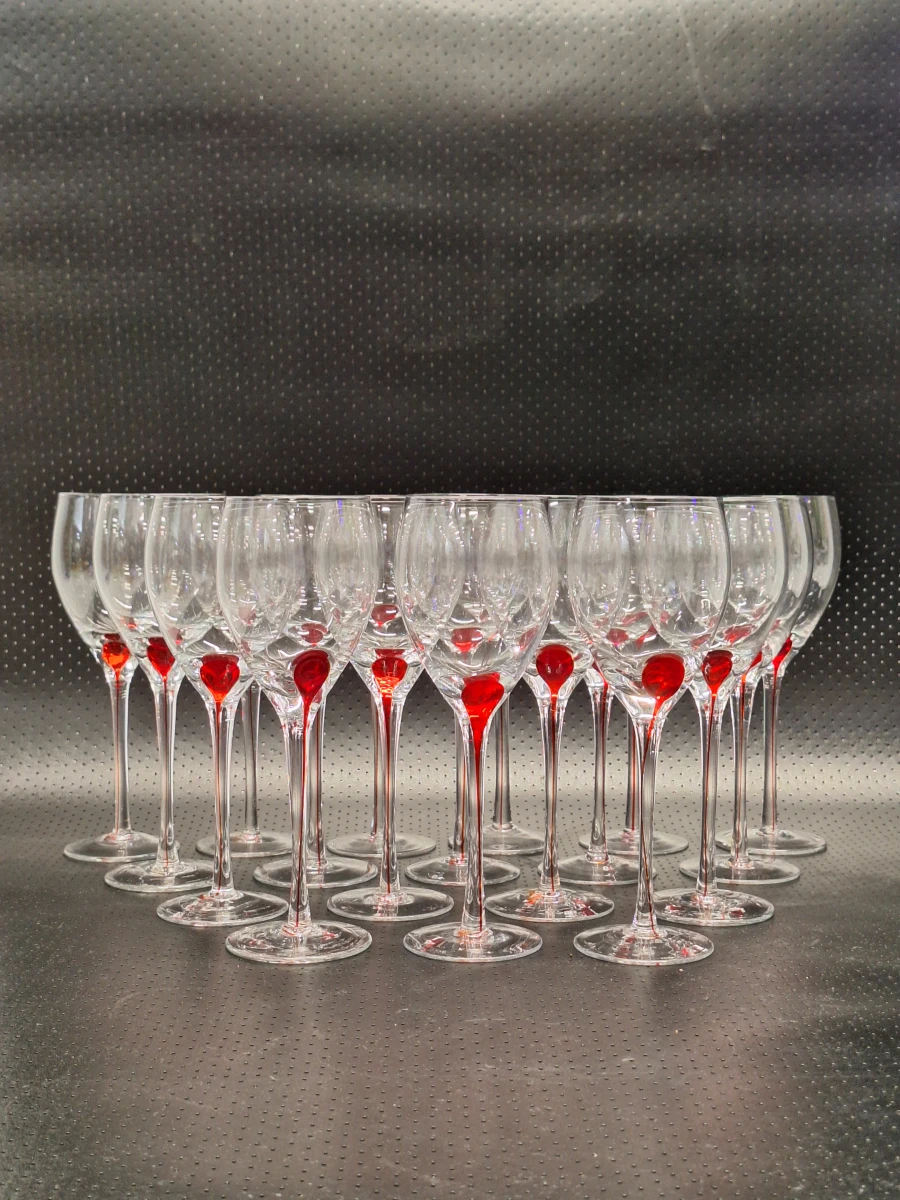 Set van 18 Vintage Wijnglazen met Rode Accenten in de Stoom - foto 10