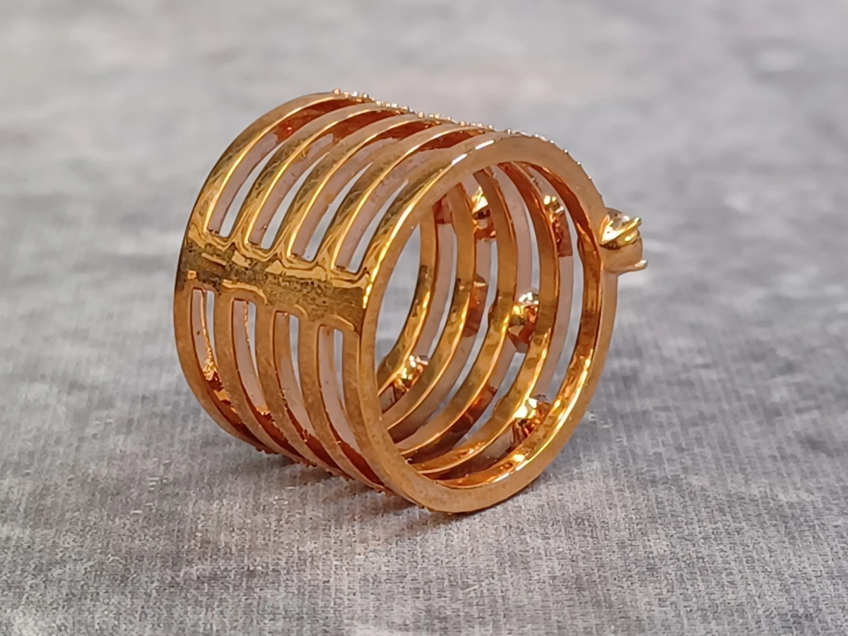 Stijlvolle Swarovski goudkleurige multi-band ring met kristallen - foto 4