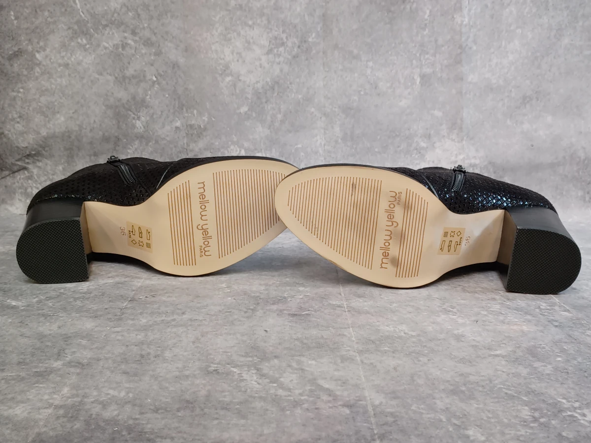 Elegante zwarte enkellaarzen met glans - Mellow Yellow Paris - foto 10