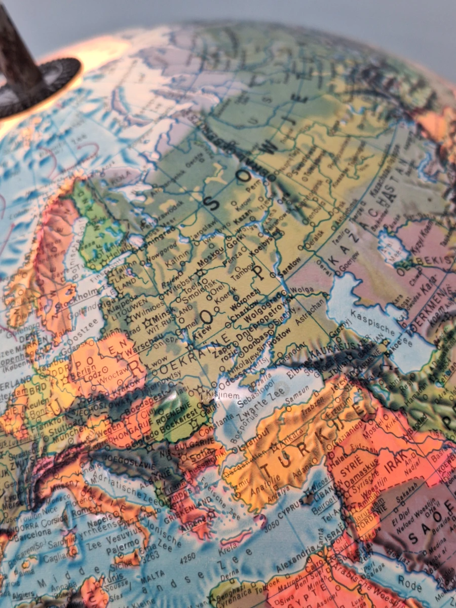 Vintage wereldbol - Een verlichte Deense design Globe - foto 3