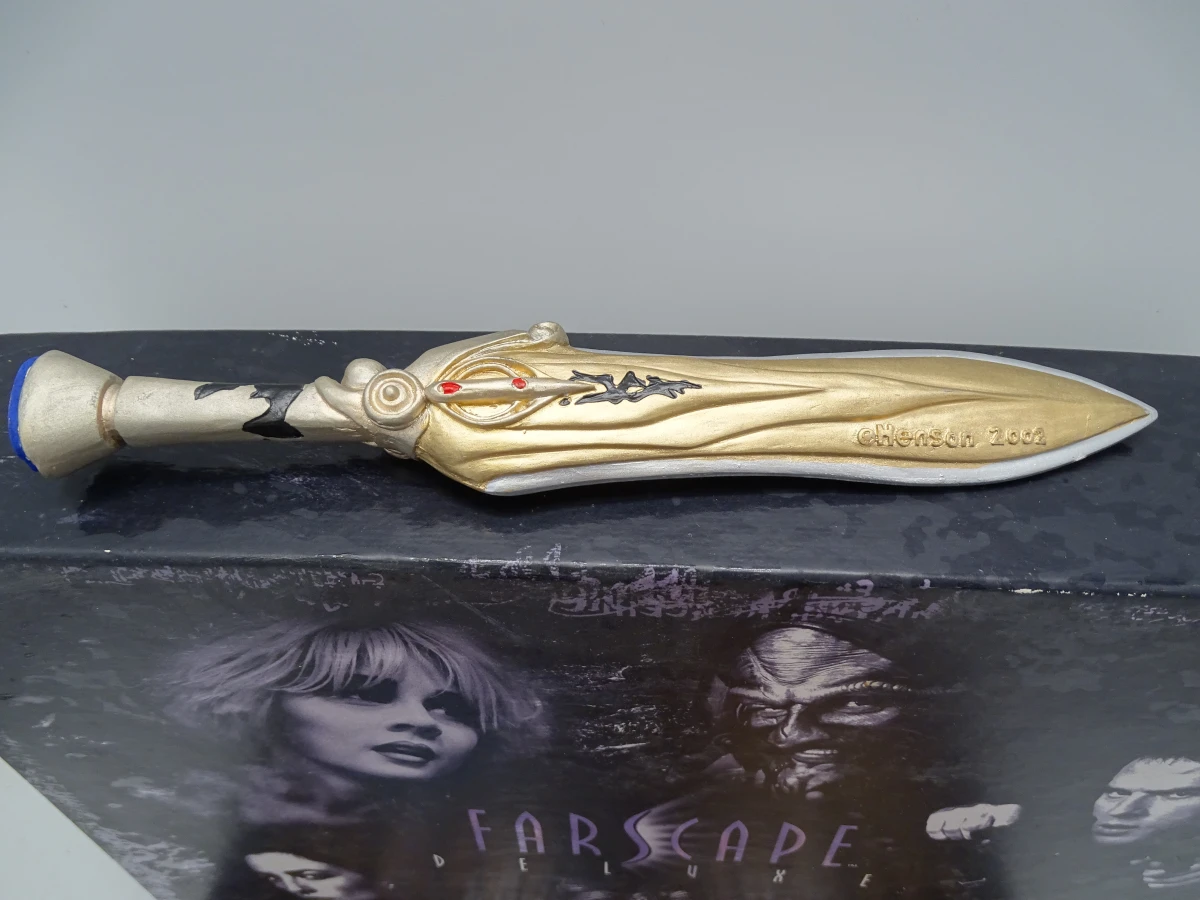 Farscape DVD boxset met seizoenen en artwork - foto 4