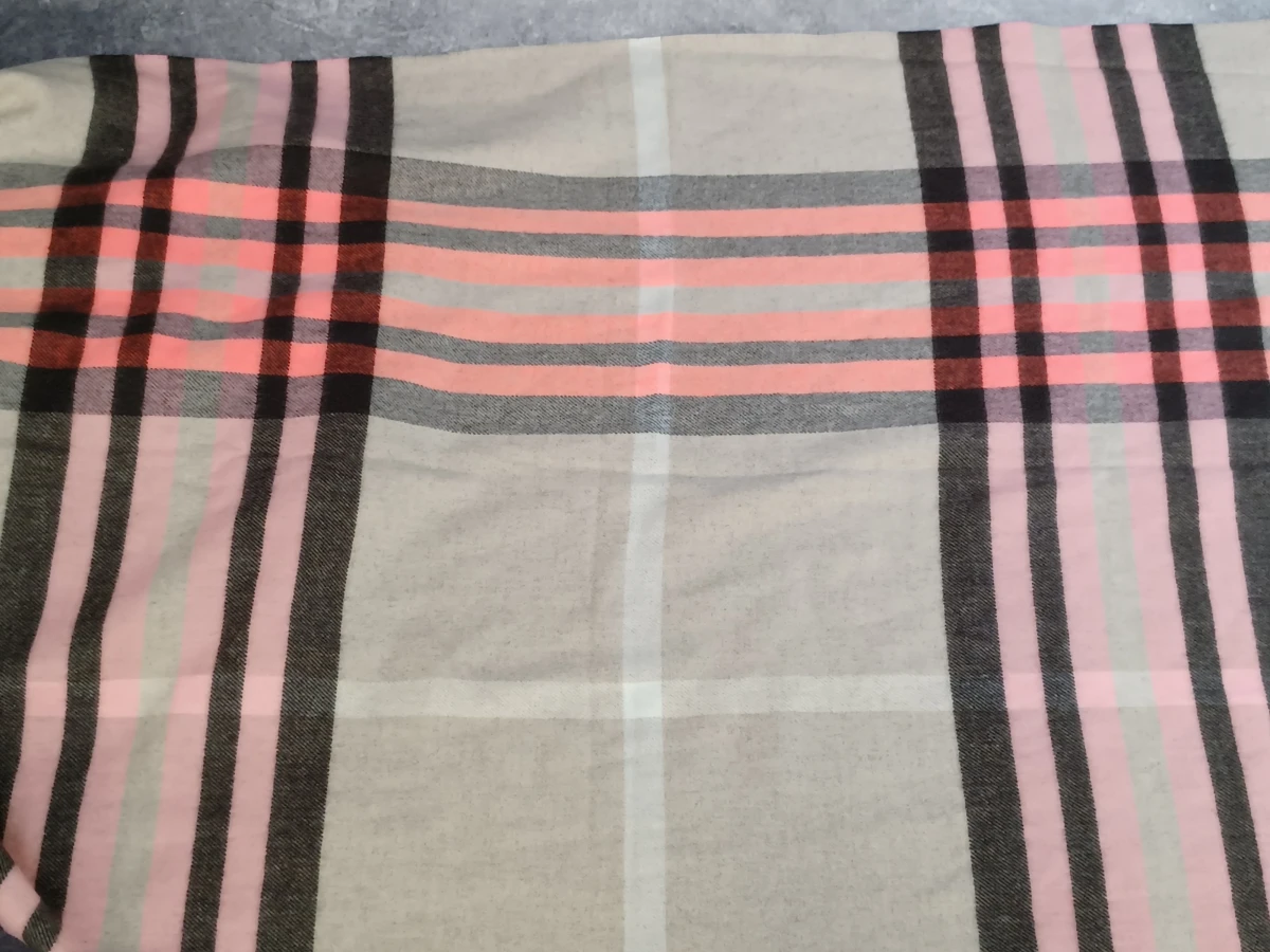 Dames sjaal FRAAS Cashmink®  – Klassieke ruit met neon accent - foto 4