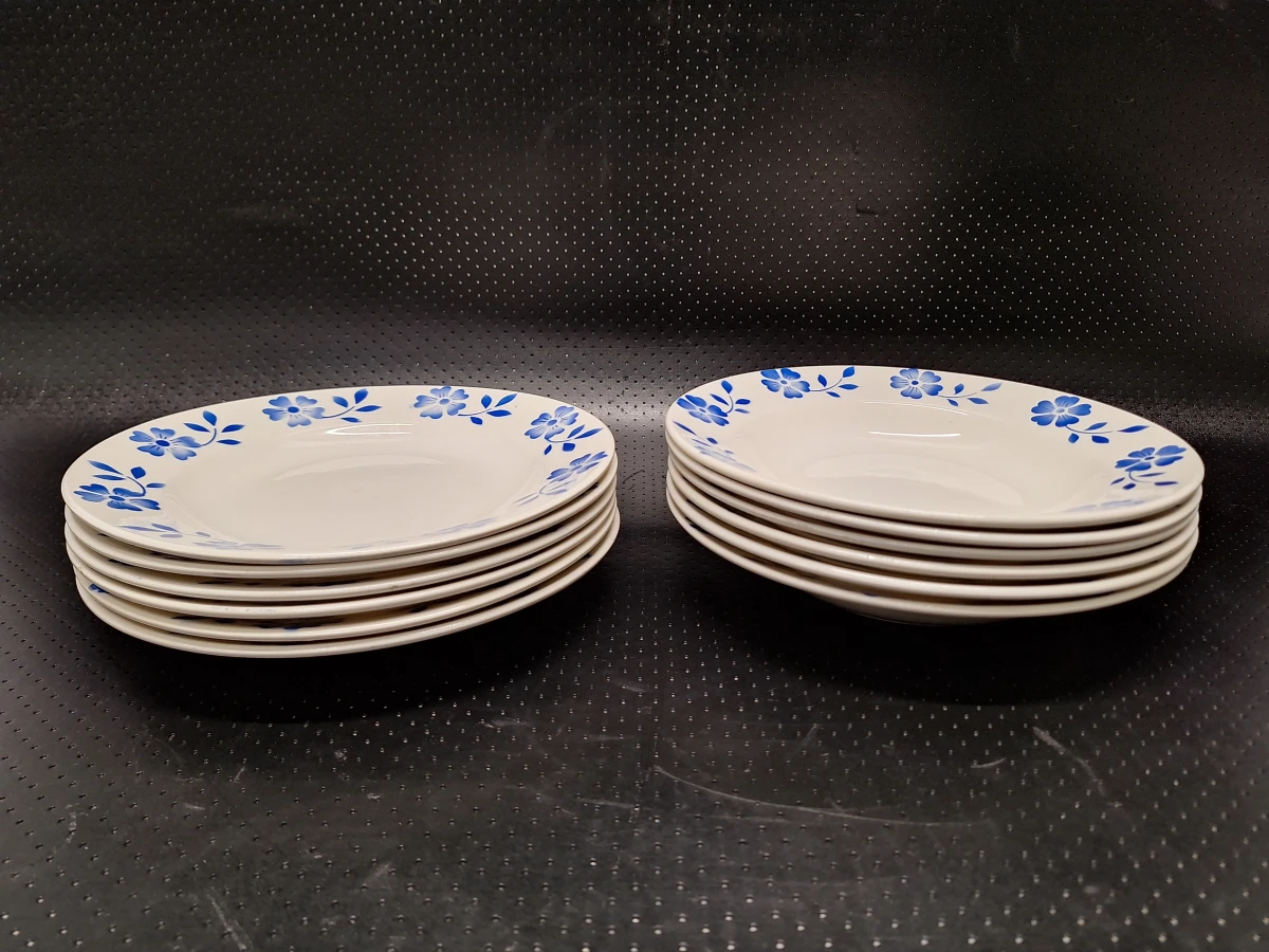 Duits antiek eetservies met blauw bloemendecor van Annaburg Porzellan - foto 4