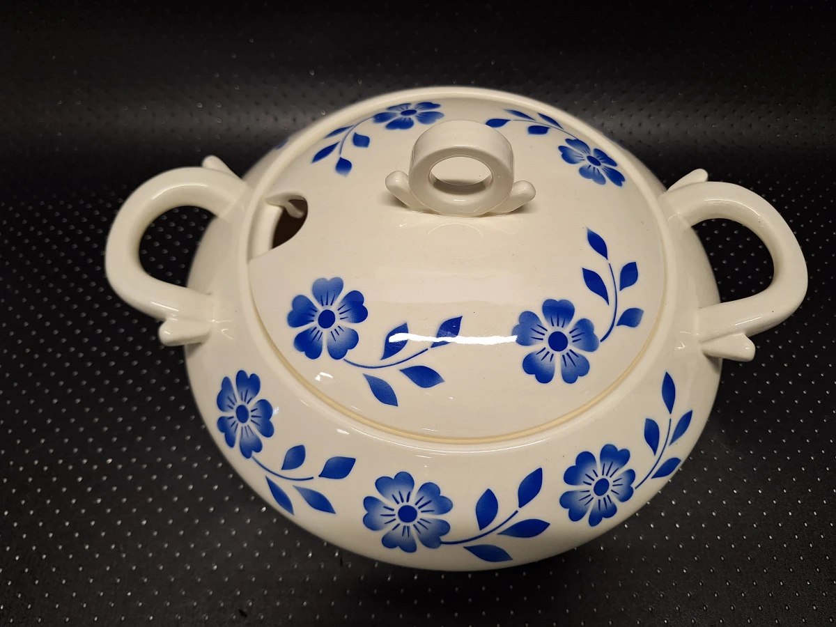Duits antiek eetservies met blauw bloemendecor van Annaburg Porzellan - foto 11