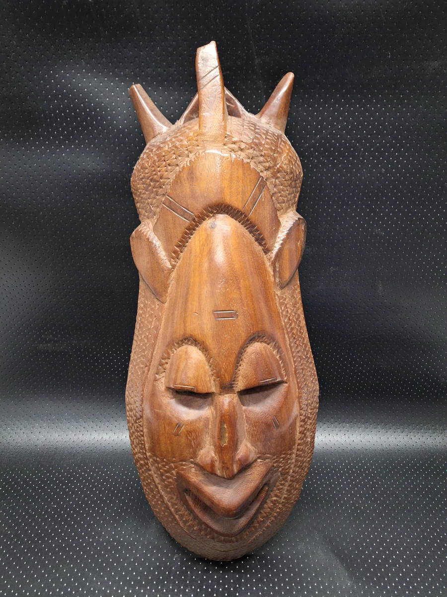 Set van 3 decoratieve tribale maskers in hout en terracotta - foto 2