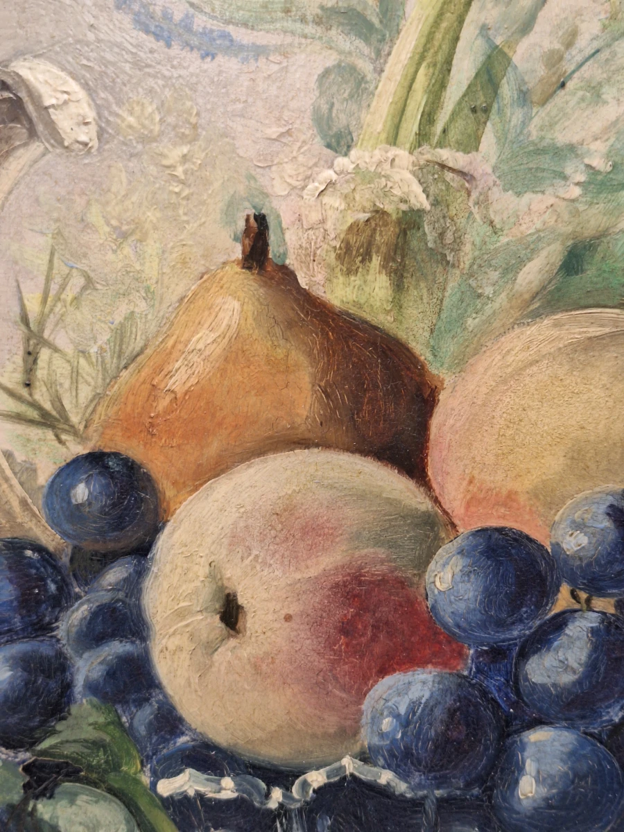 Antiek olieverfschilderij op houten paneel - stilleven met fruit en sierkan - foto 8