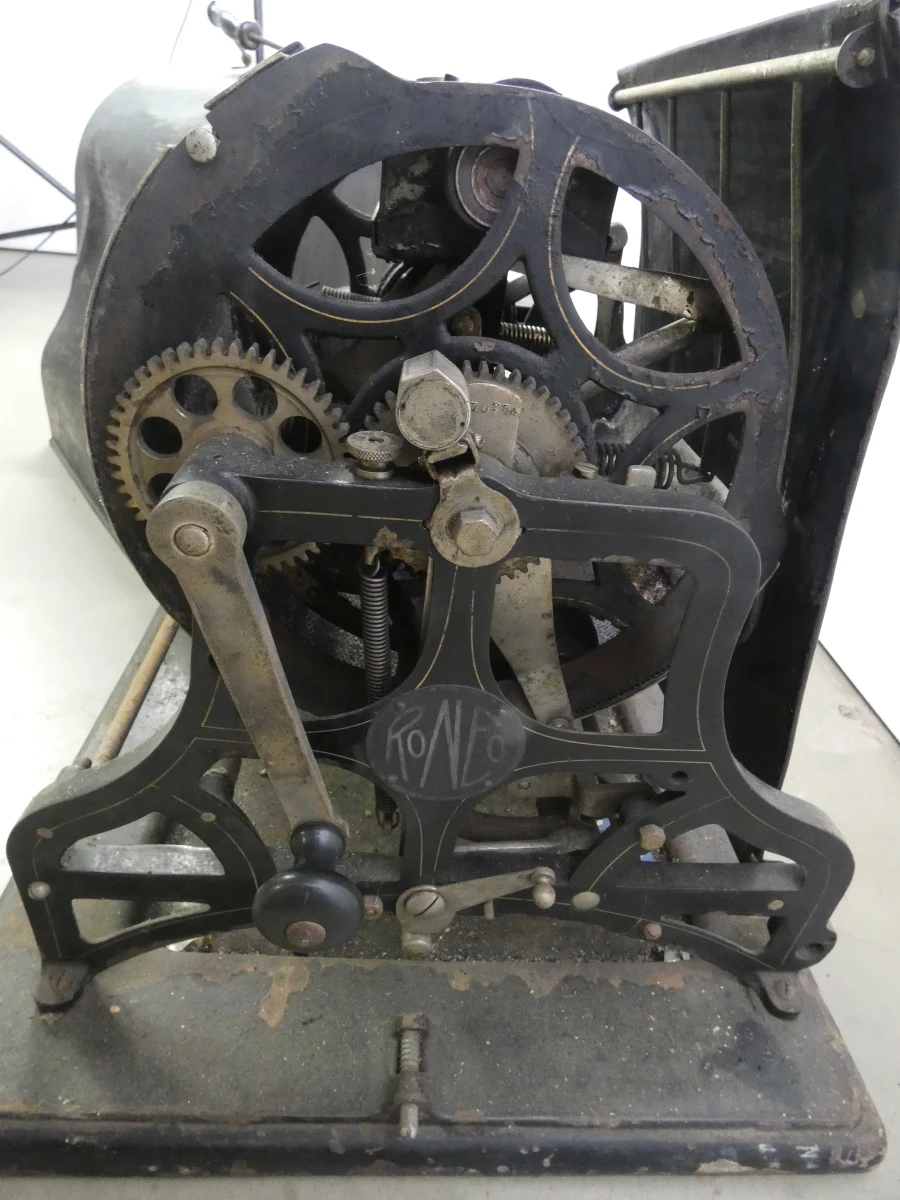 Vintage Roneo duplicator No 8 met beschermhoes - foto 4