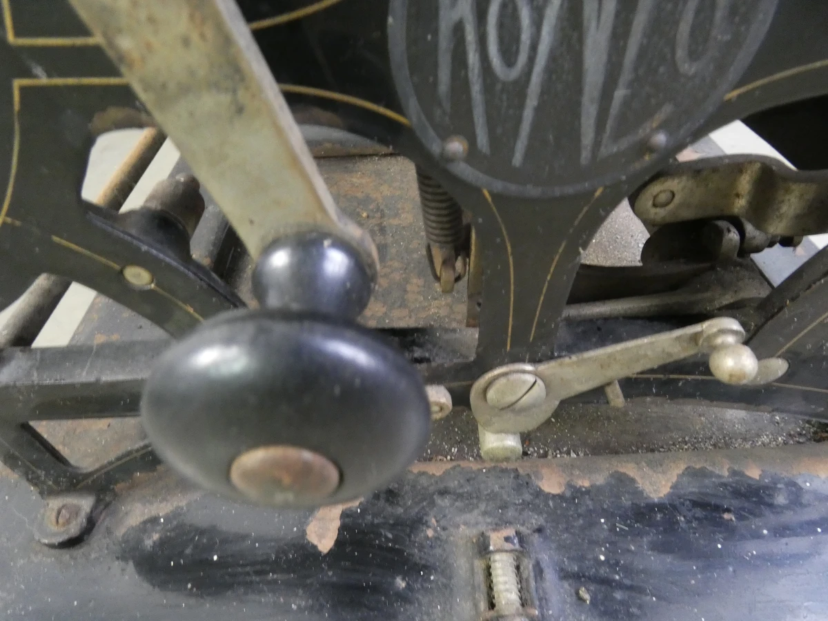 Vintage Roneo duplicator No 8 met beschermhoes - foto 15