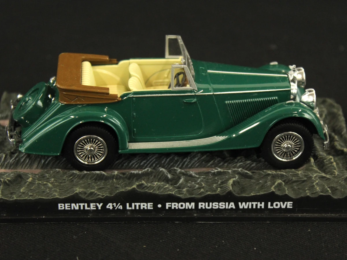 Set van 8 James Bond modelauto's in displayboxen - foto 7