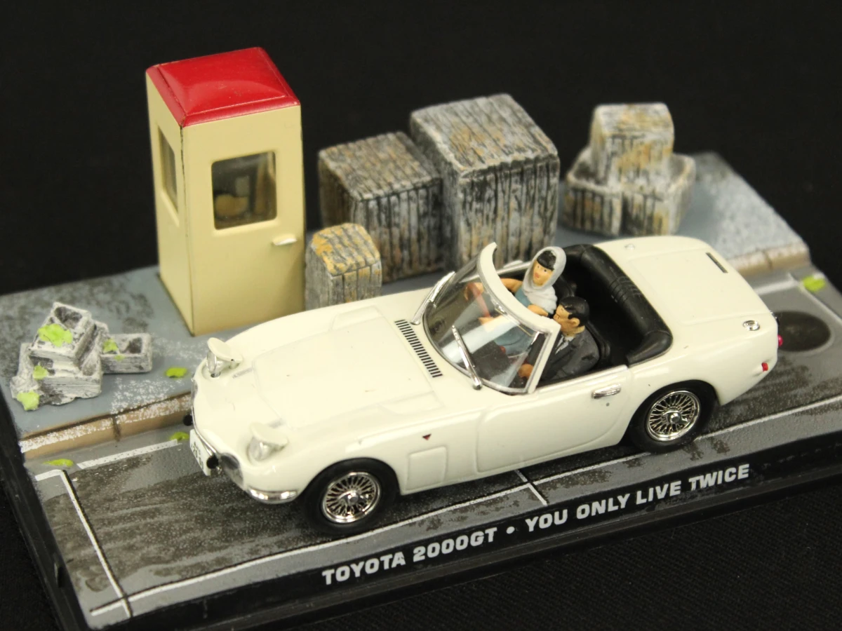 Set van 8 James Bond modelauto's in displayboxen - foto 8