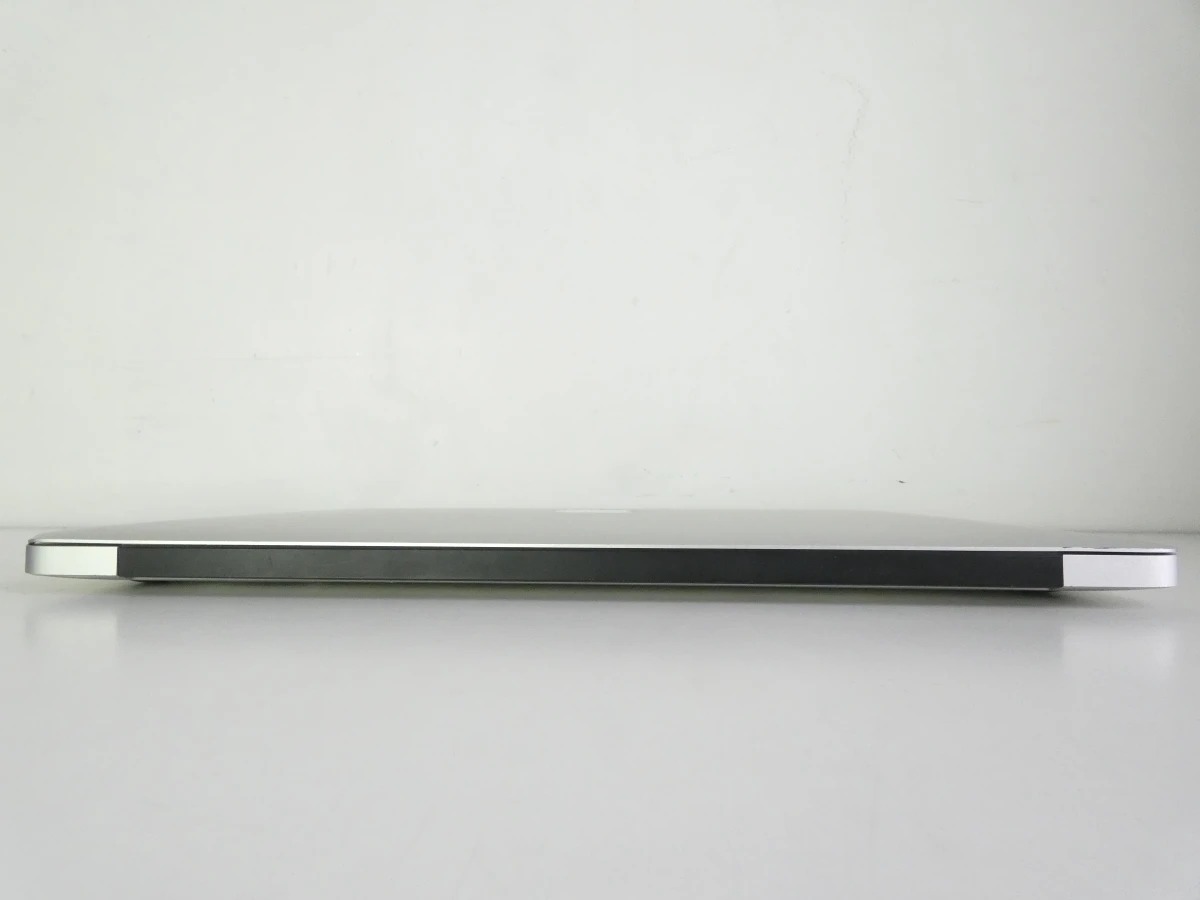 MacBook Air met lader en beschermhoes - foto 5