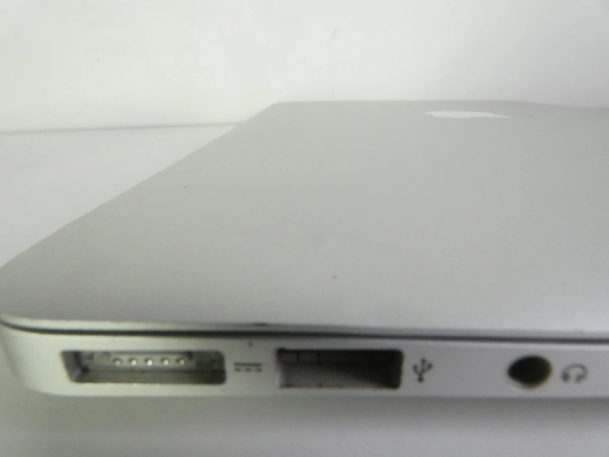 MacBook Air met lader en beschermhoes - foto 7