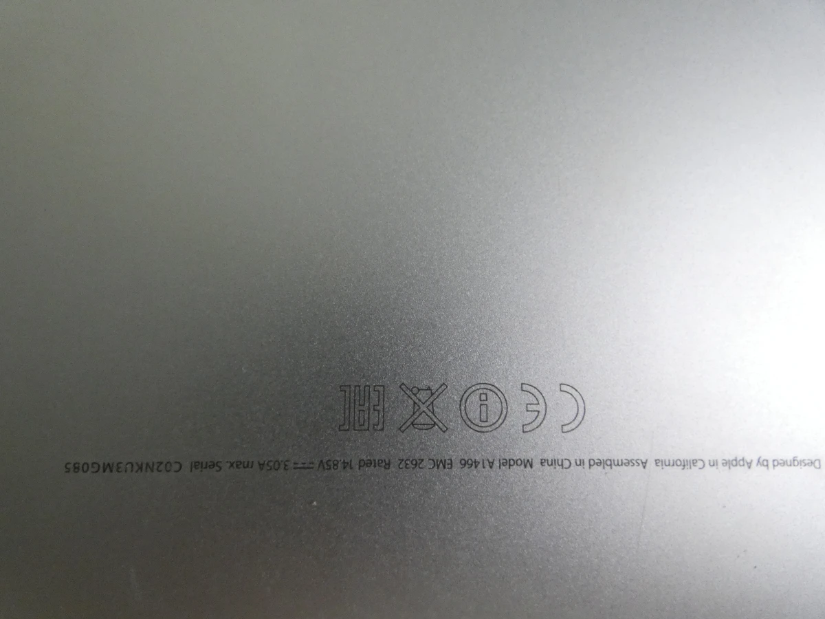 MacBook Air met lader en beschermhoes - foto 15