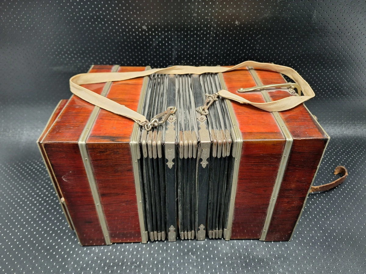 Duitse Chemnitzer concertina bandoneon, voorloper van de tango-bandoneon - foto 2