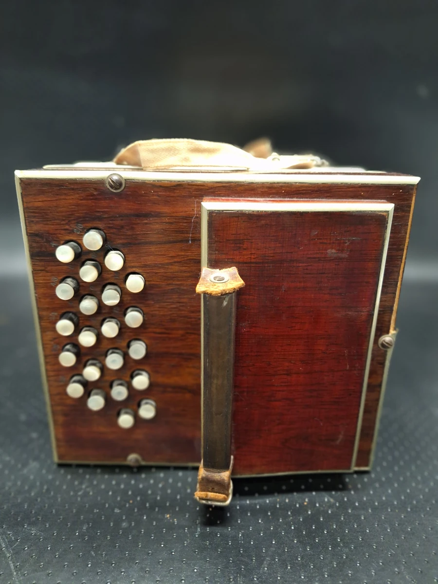 Duitse Chemnitzer concertina bandoneon, voorloper van de tango-bandoneon - foto 3