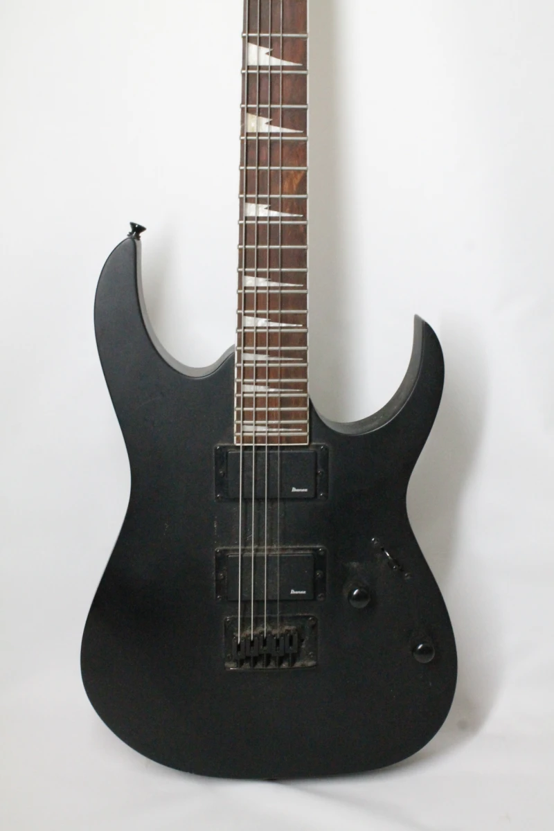 Zwarte elektrische gitaar Ibanez Gio - foto 2