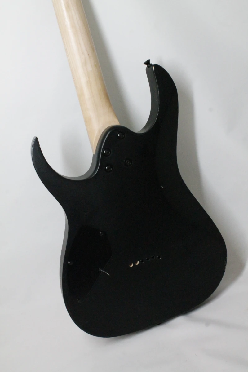 Zwarte elektrische gitaar Ibanez Gio - foto 4