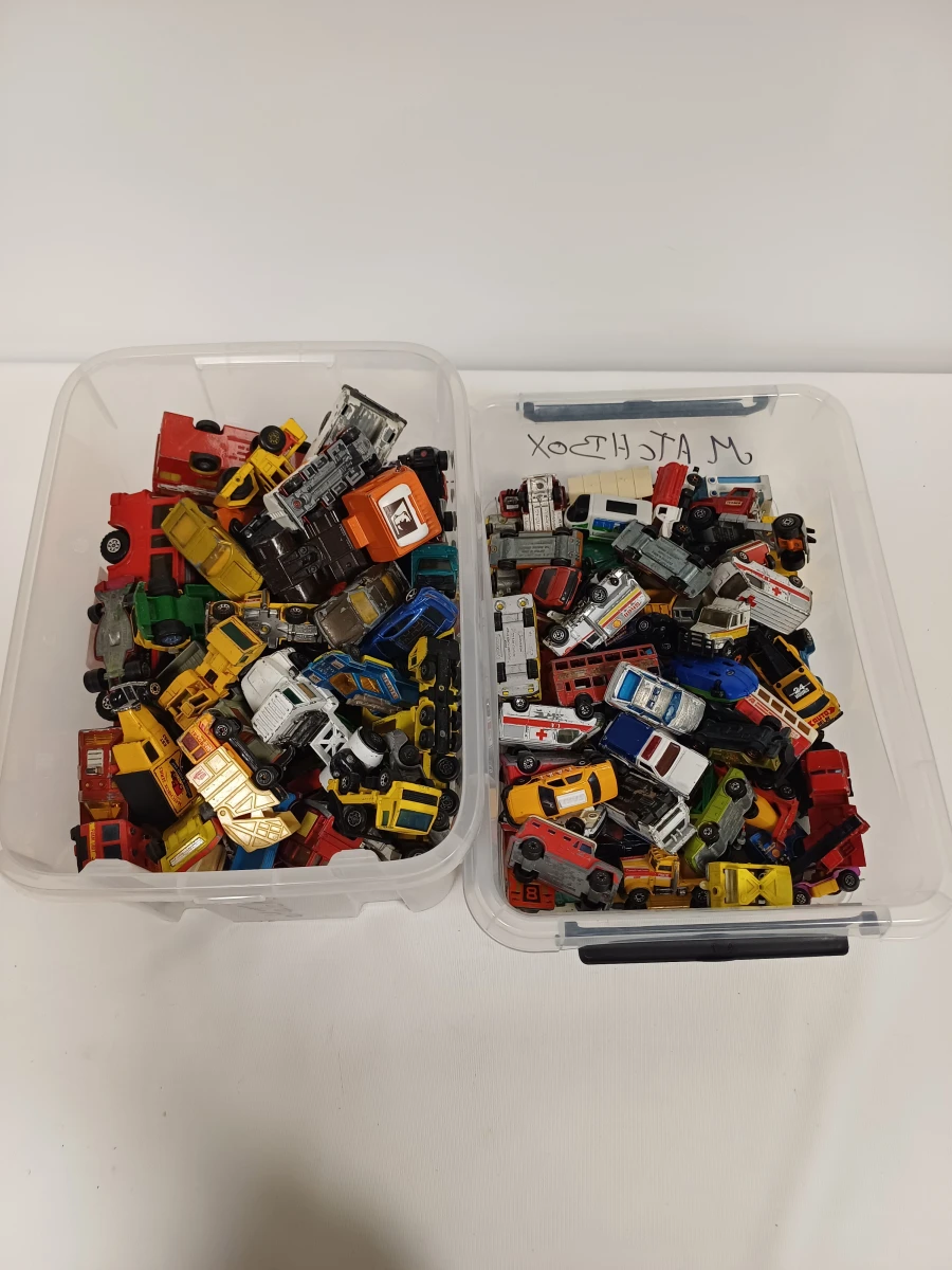 Groot lot vintage Matchbox metalen speelgoedauto's – kavel bij De Kringwinkel, Ronse