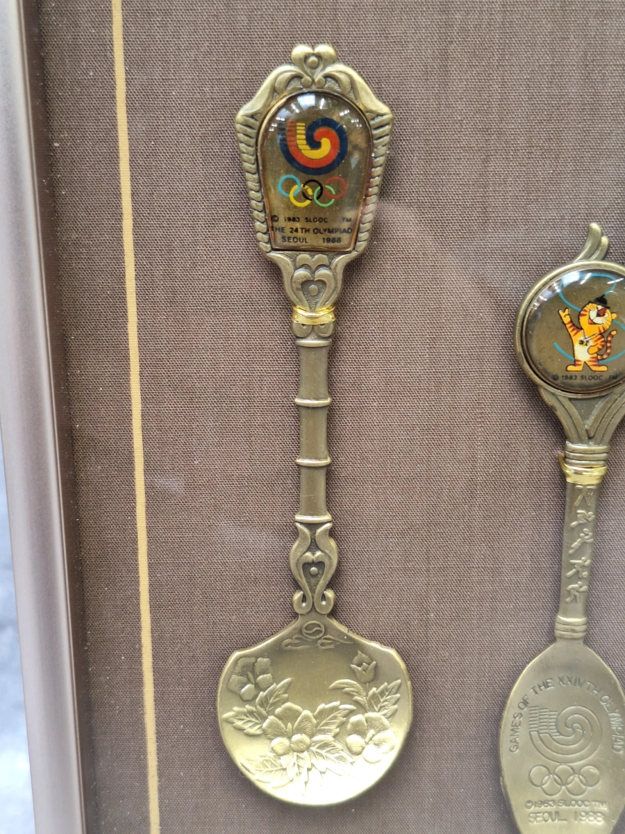 Ingelijste Olympische herdenkingsset met souvenirlepels Seoul 1988 - foto 4