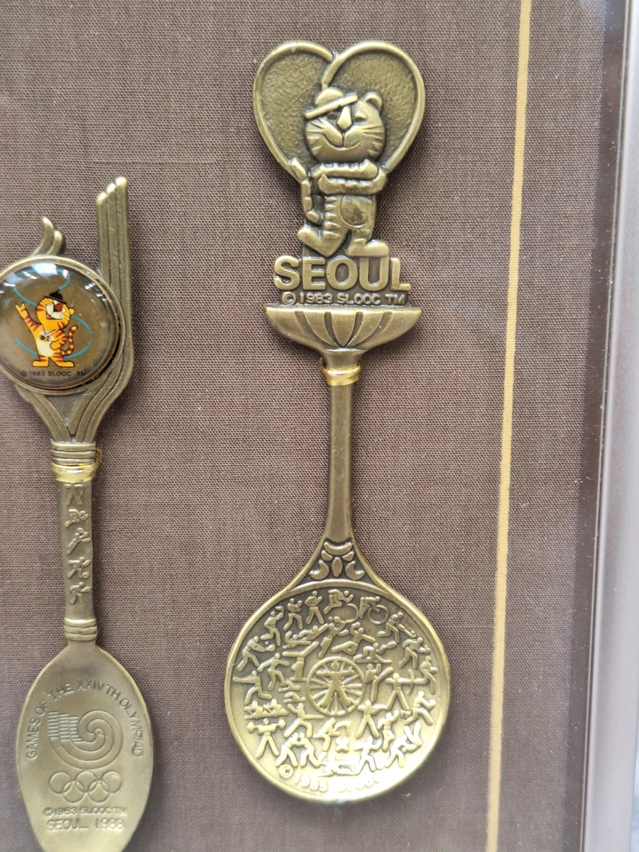 Ingelijste Olympische herdenkingsset met souvenirlepels Seoul 1988 - foto 2