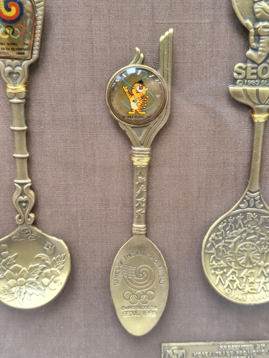 Ingelijste Olympische herdenkingsset met souvenirlepels Seoul 1988 - foto 3