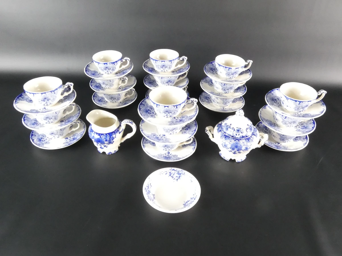 Blauw-wit servies Dordrecht B.F.K. Made in Belgium(66 stuks) - foto 3