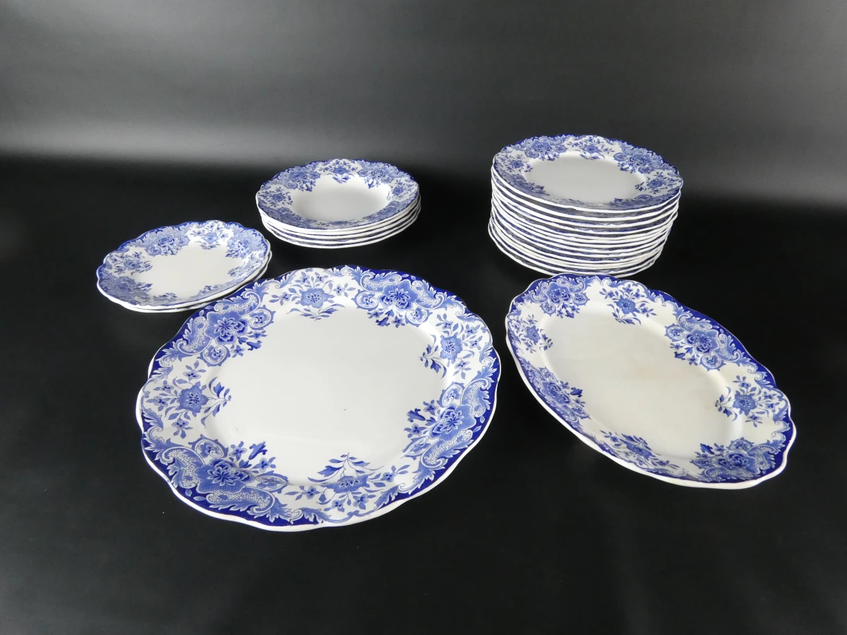 Blauw-wit servies Dordrecht B.F.K. Made in Belgium(66 stuks) - foto 16