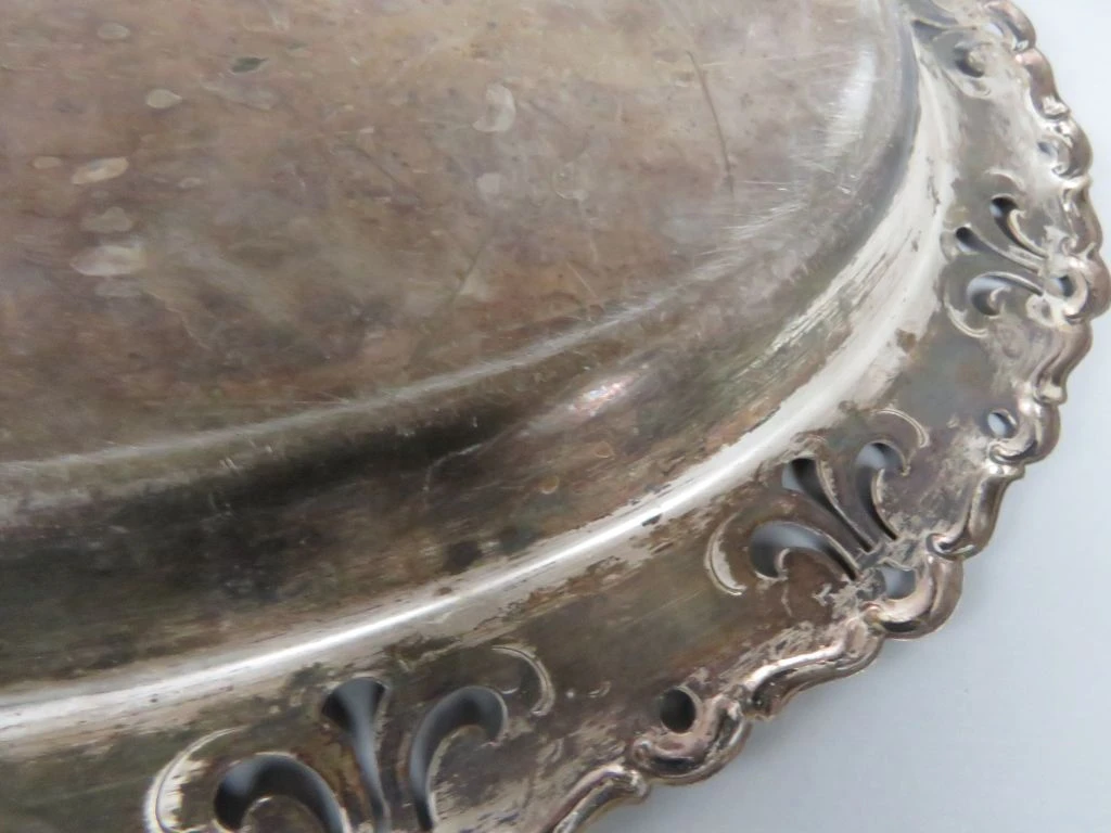 Ovaal metalen dienblad met sierlijke rand - foto 4