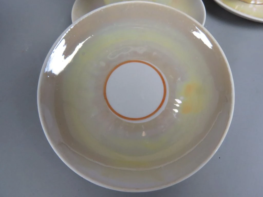 Vintage servies met kopjes, schotels en suikerpot - foto 5