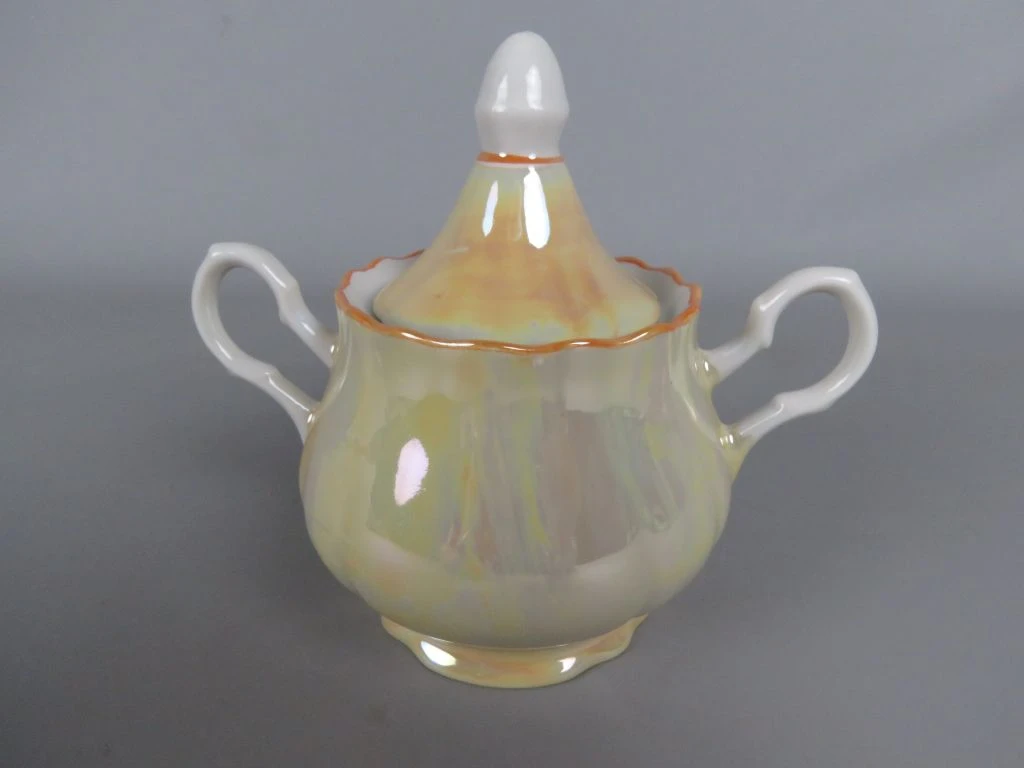 Vintage servies met kopjes, schotels en suikerpot - foto 7