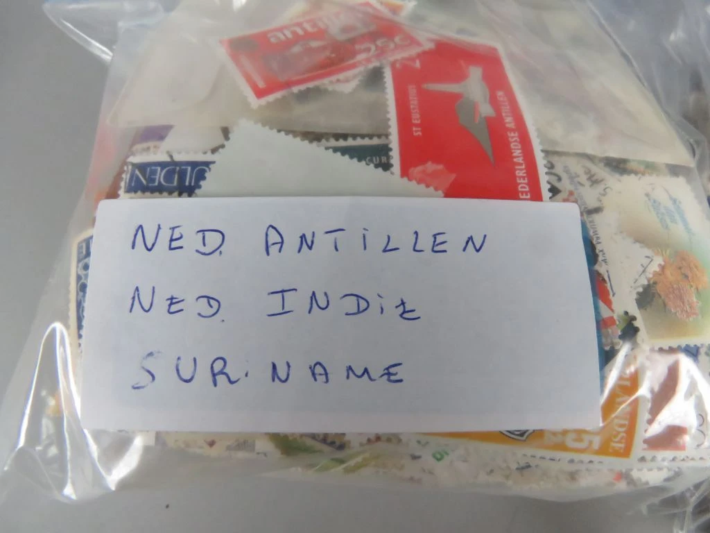Verzameling oude postzegels uit diverse landen - foto 2