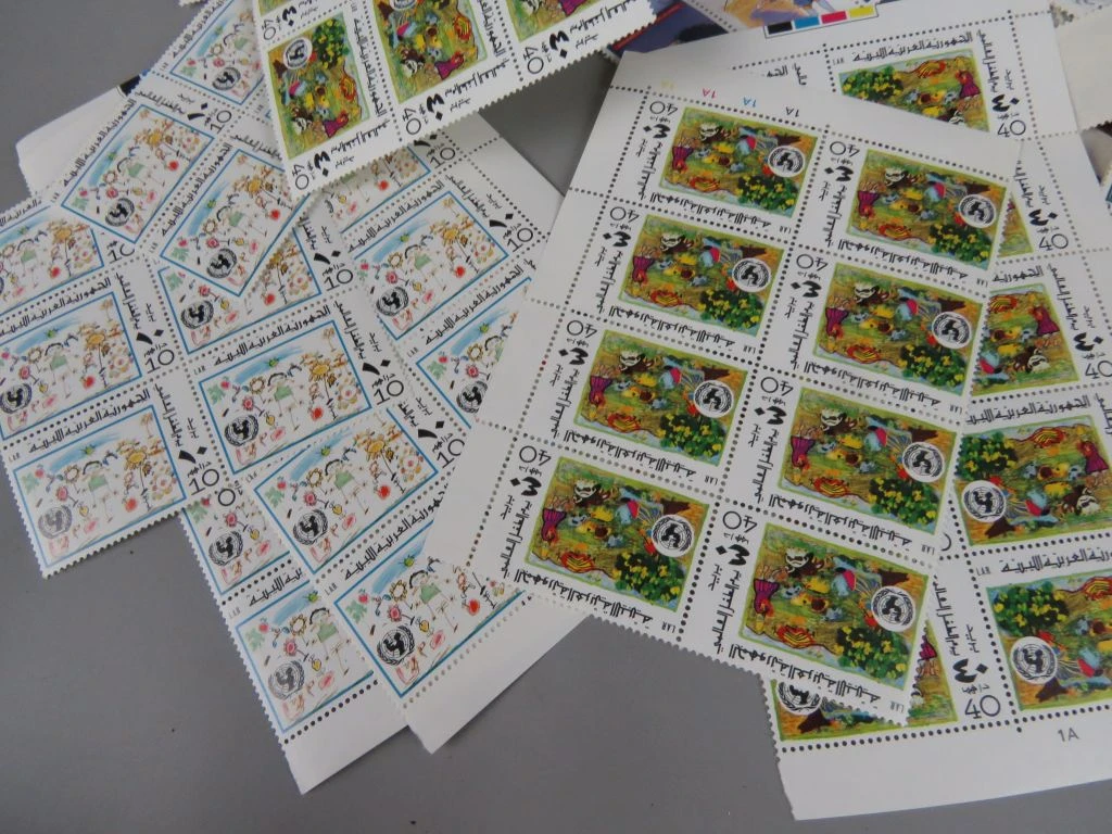 Verzameling oude postzegels uit diverse landen - foto 6