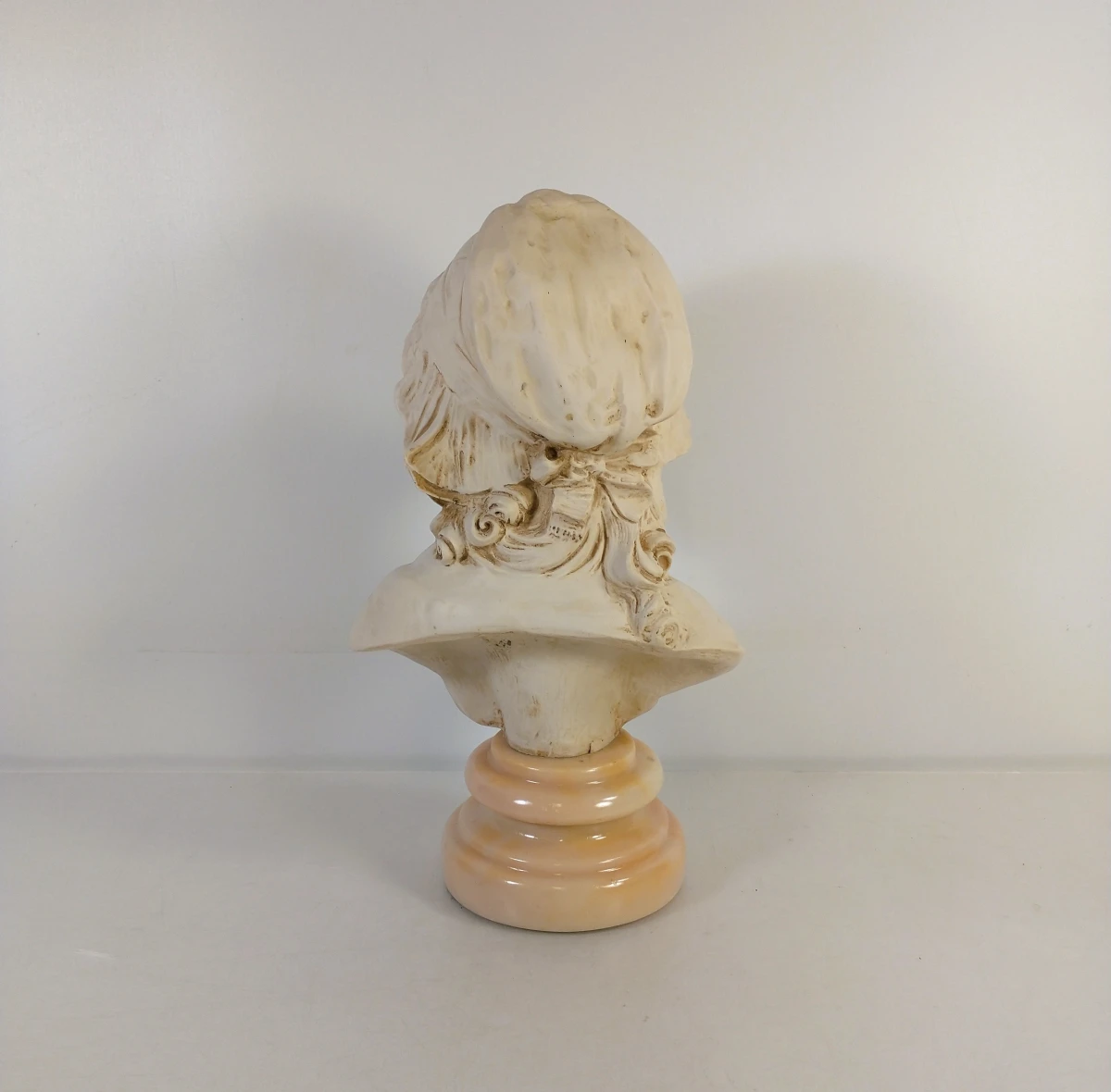 Buste van een dame op sokkel Angelica Collection - foto 5
