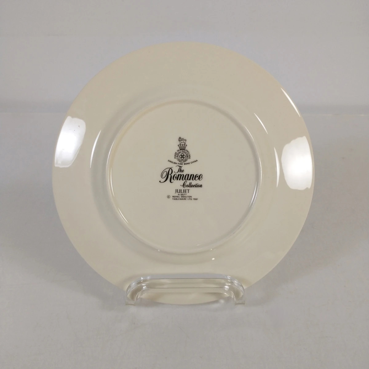 Set fijn porselein servies met bloemenmotief en gouden rand - foto 7