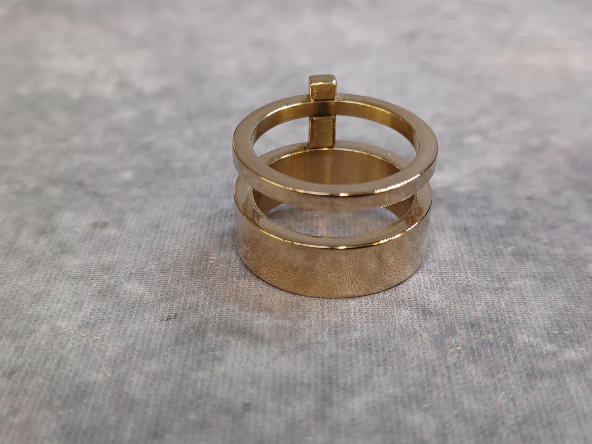 Dyrberg/Kern goudkleurige sieradenset - Ring en oorbellen met kristallen - foto 3
