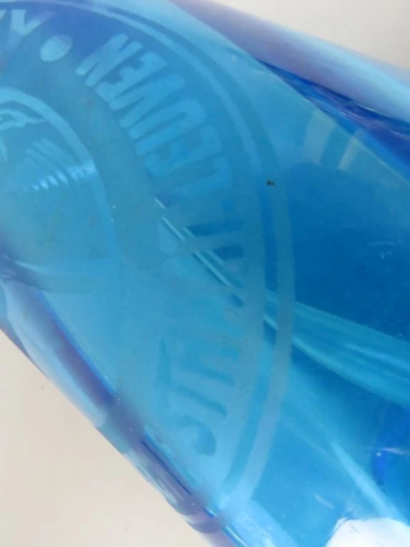 Blauwe vintage sodafles met metalen dop - foto 6