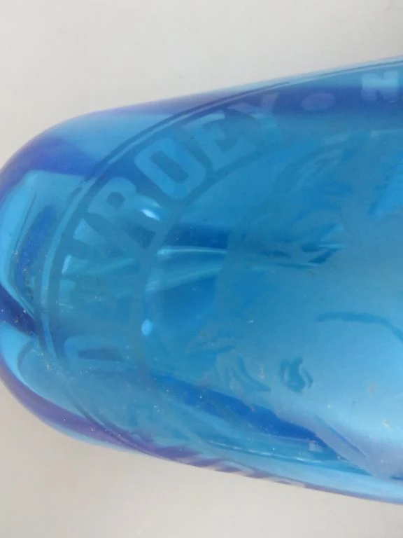 Blauwe vintage sodafles met metalen dop - foto 4