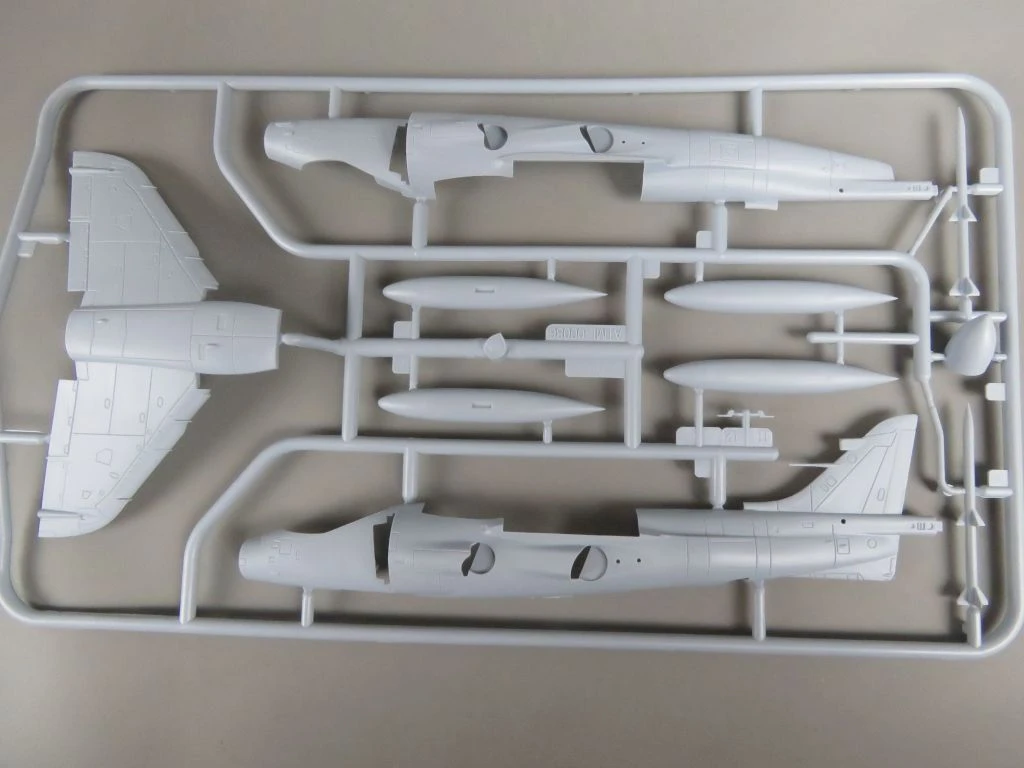Airfix bouwpakket 1/72 Sea Harrier FA2 modelvliegtuig - foto 5