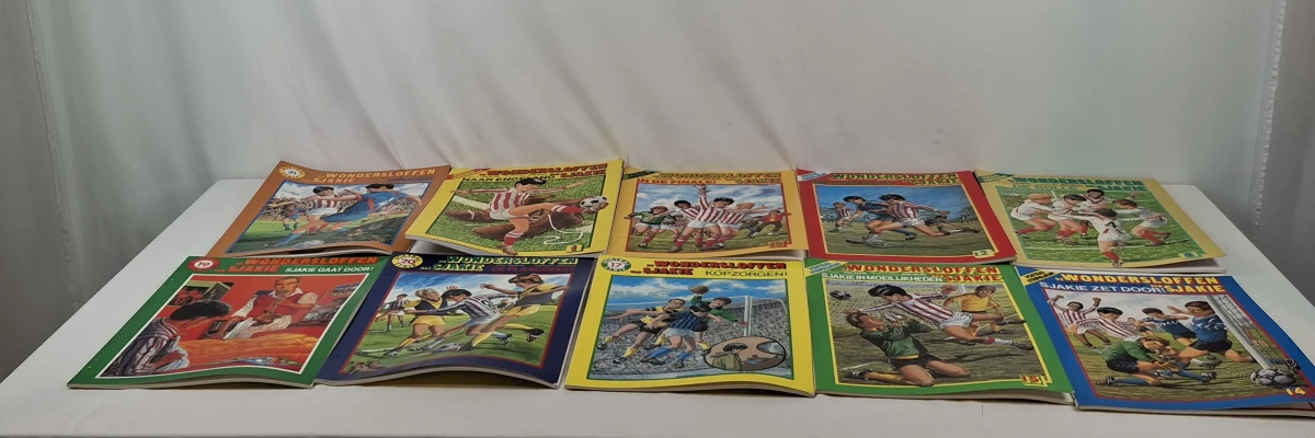 Set van 10 vintage voetbalstripboeken: De Wondersloffen van Sjakie – kavel bij De Kringwinkel, Geraardsbergen